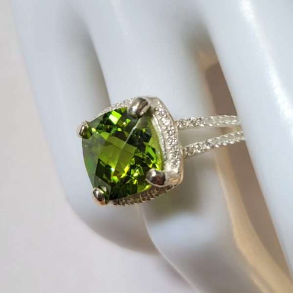 Peridot Ring - Large Peridot cushion checkerboard ring in Sterling Silver - Image 3