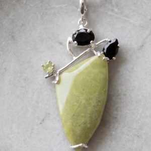 <b><font color="navy">Veridian Muse</font></B> <br> Serpentine & Onyx Artisan Necklace